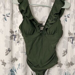 Cupshe Olive Green Ruffle One Piece Swimsuit. NWT, Size Medium